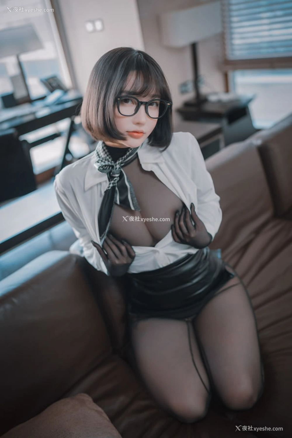 1P - 孙乐乐真空黑丝连体衣无圣光写真曲线迷人
