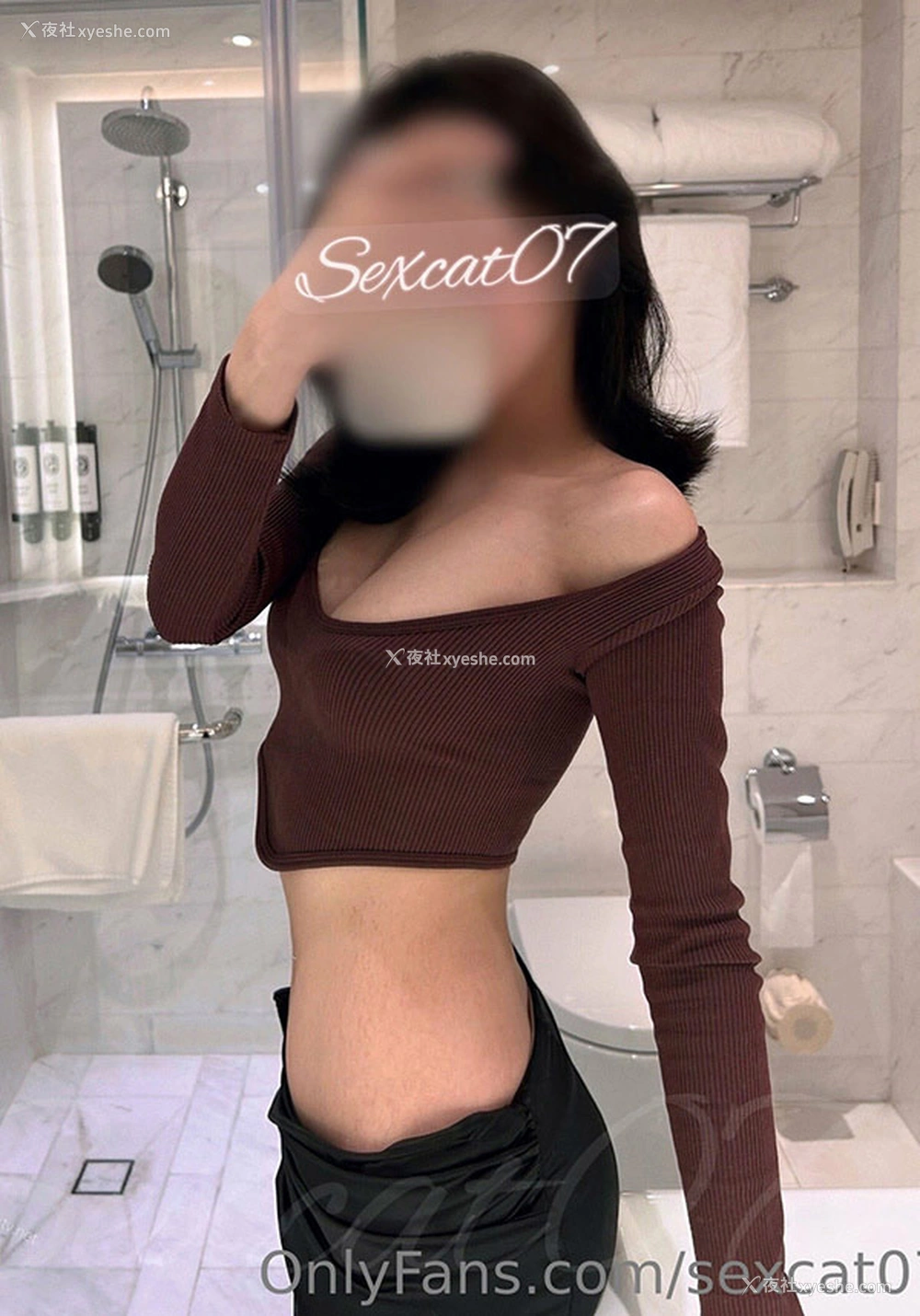 1P - 露出系淫妻网红@Sexcat07 尺度私拍视图2