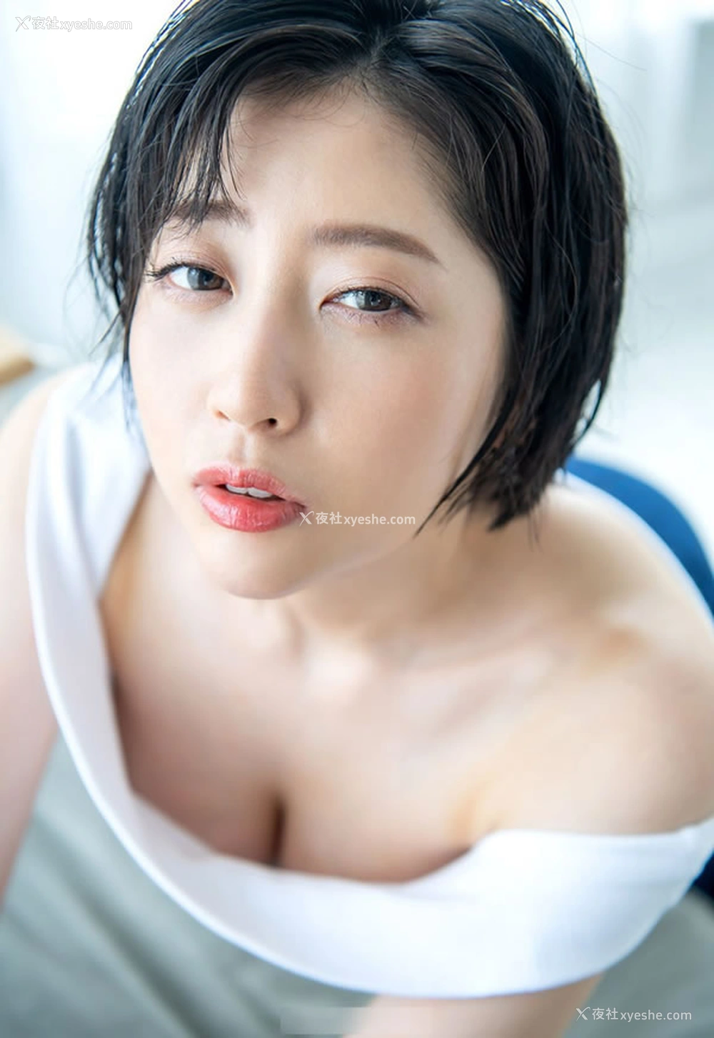 1P - 丰满短发美女浴室湿身无圣光图集
