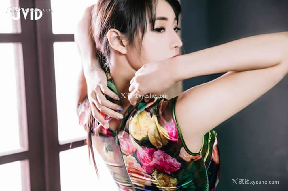 1P - JVID-乳神乐乐韵味旗袍无圣光人体套图