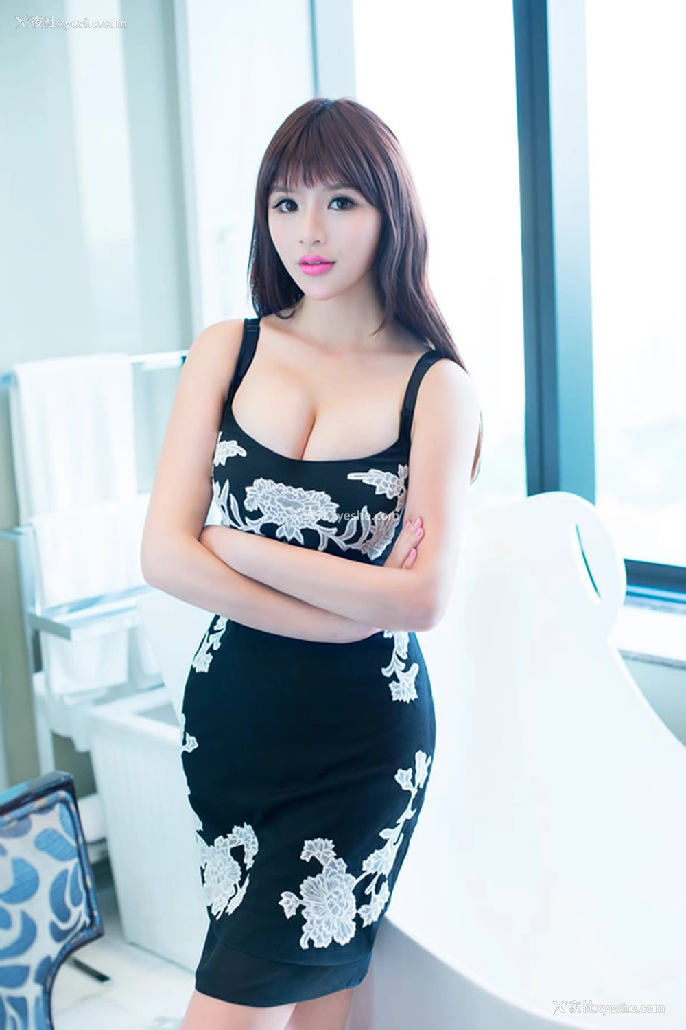 1P - Tuigirl推女郎王依萌不打码无圣光人体艺术萌颜巨乳修长窈窕