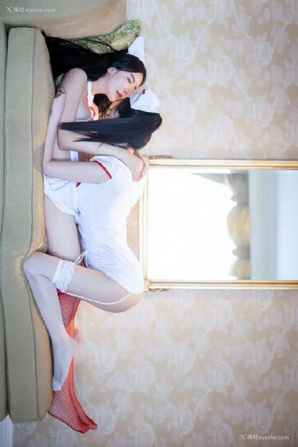1P - 推女郎顾欣怡李丽莎儿童节礼物水果大尺度无圣光诱惑套图