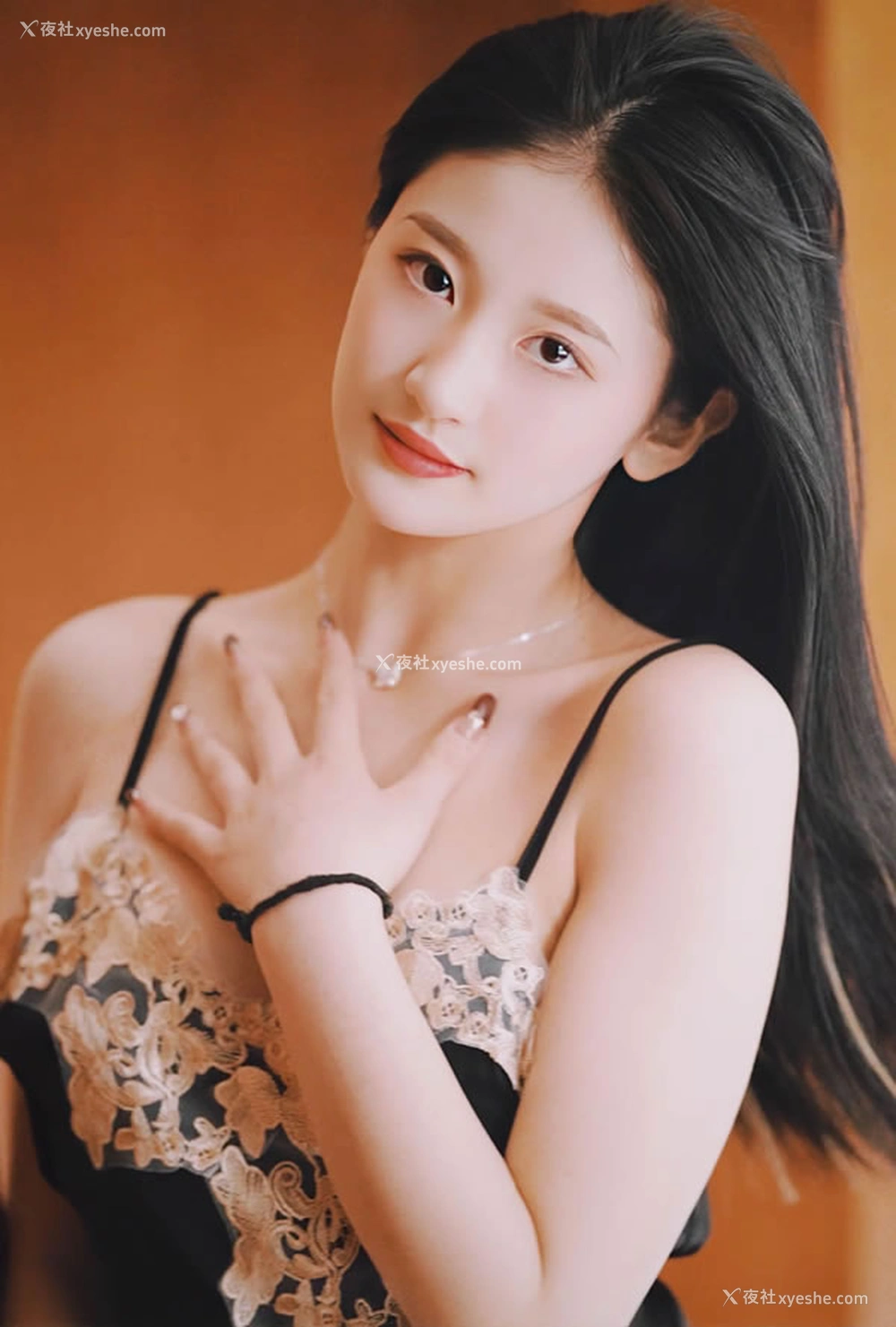 1P - 漂亮女模特彤彤无圣光人体图集