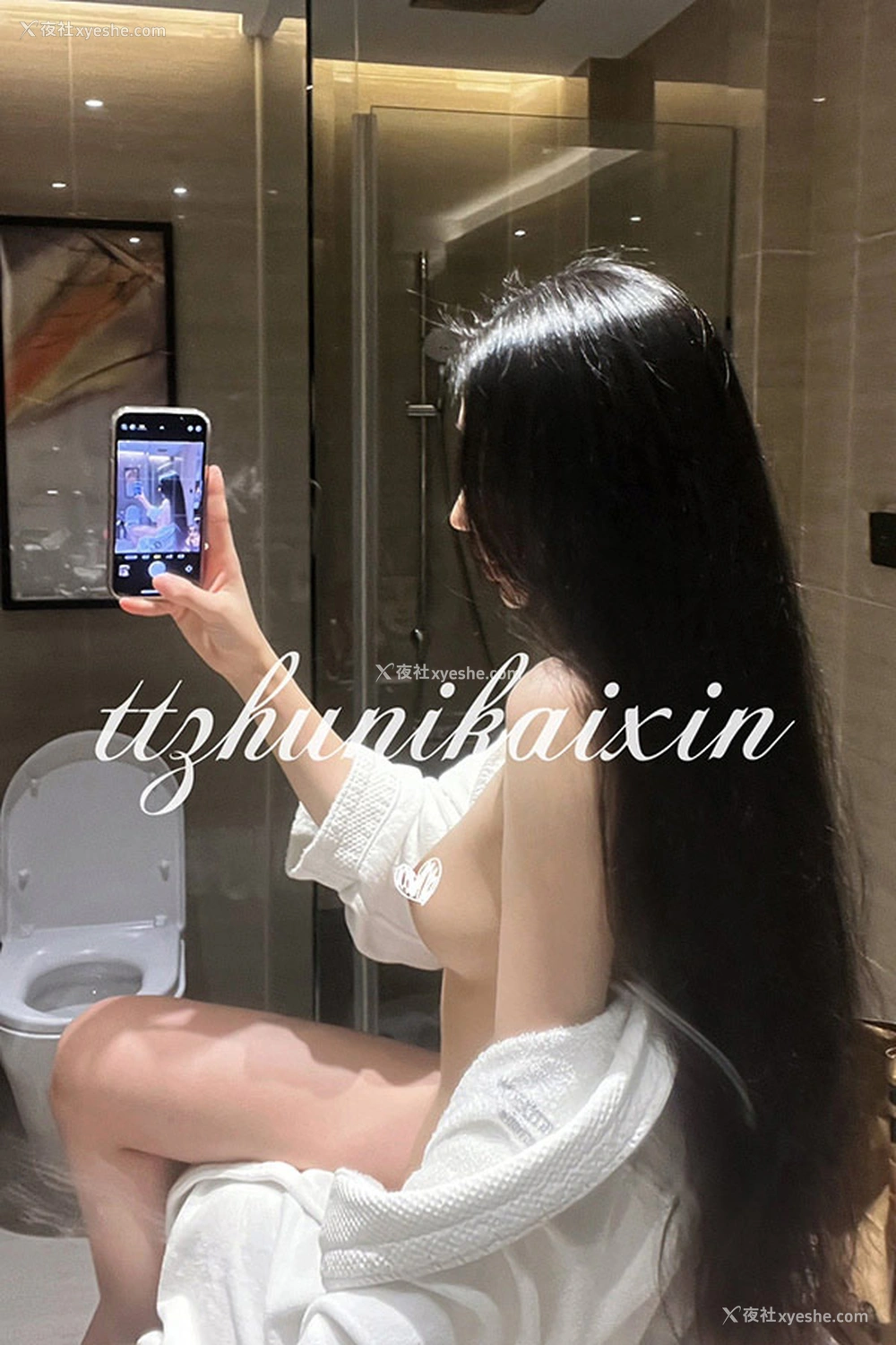 1P - 推特美女水冰月TATA私拍尺度人体集