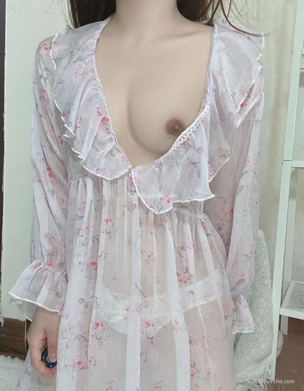1P - 白虎福利姬@光谱小护士 尺度作品合集