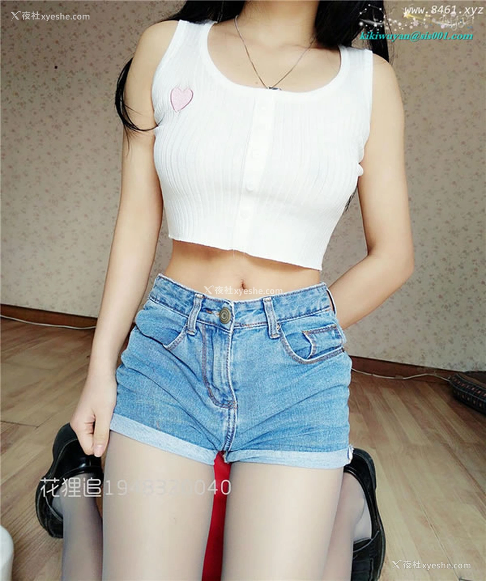 1P - 微博福利姬花狸追-牛仔短裤人体套图