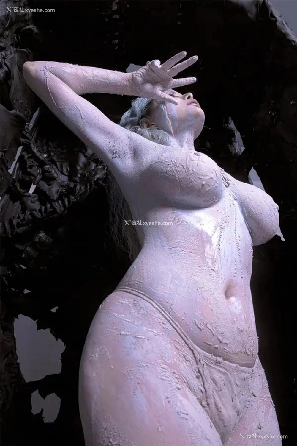 1P - 网红美女夏小秋秋秋泥泞里的重生