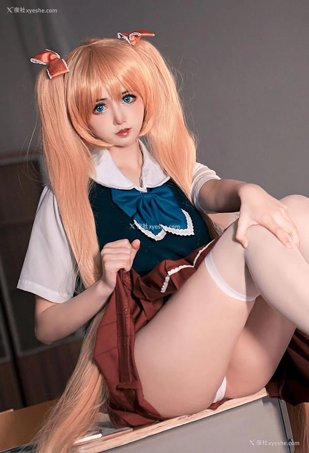 1P - 极品福利姬小礼好困 – 秋月爱莉
