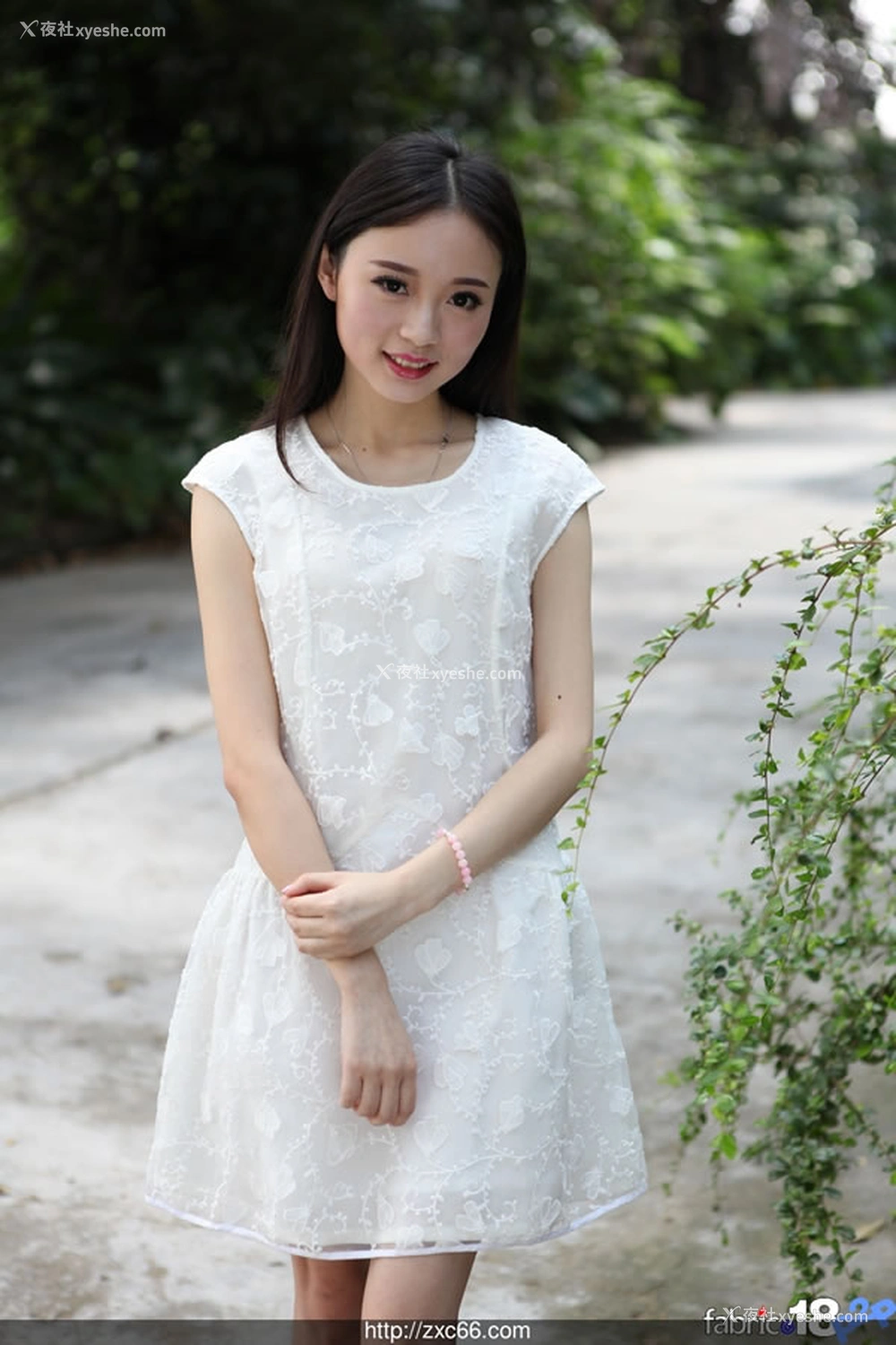 1P - 清新小美女国模景甜神似赵小米无圣光人体写真