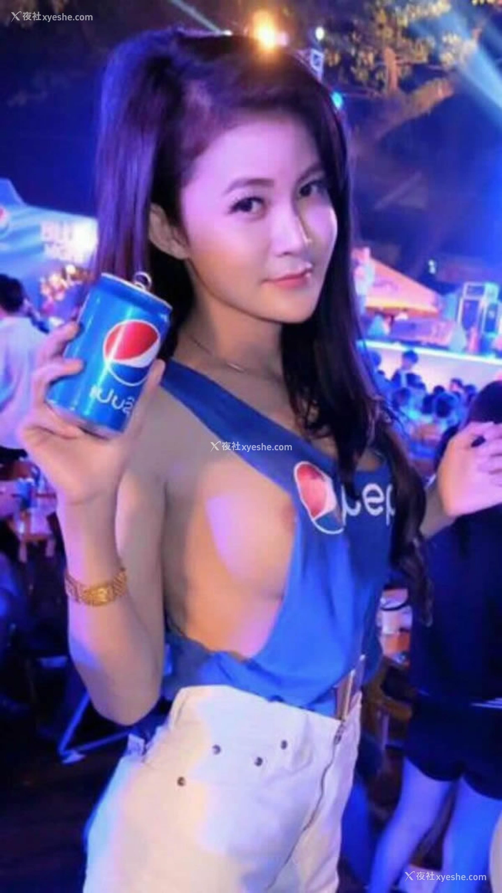 1P - 极品露出之美女外景无圣光人体艺术写真