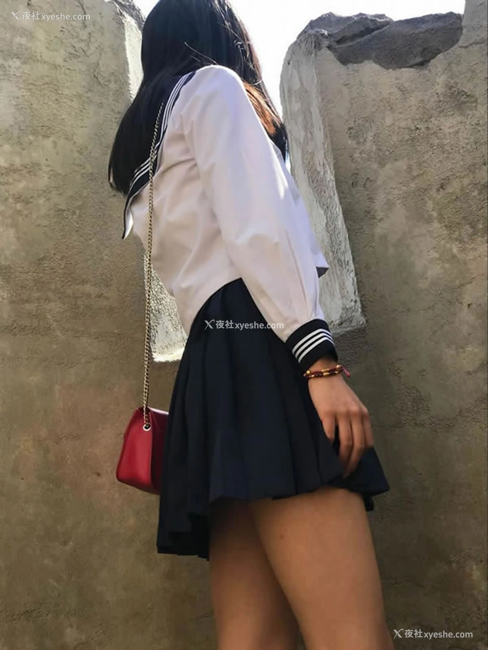 1P - 极品露出之美女外景无圣光人体艺术写真