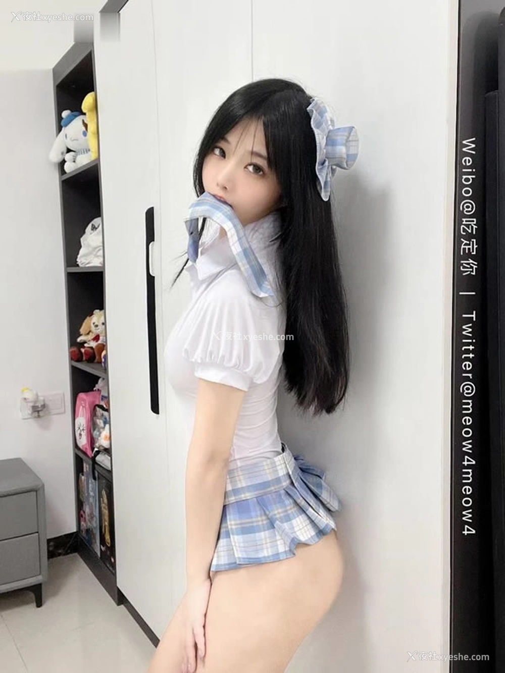 1P - 福利姬吃定你奶萝喵四私拍尺度图集1