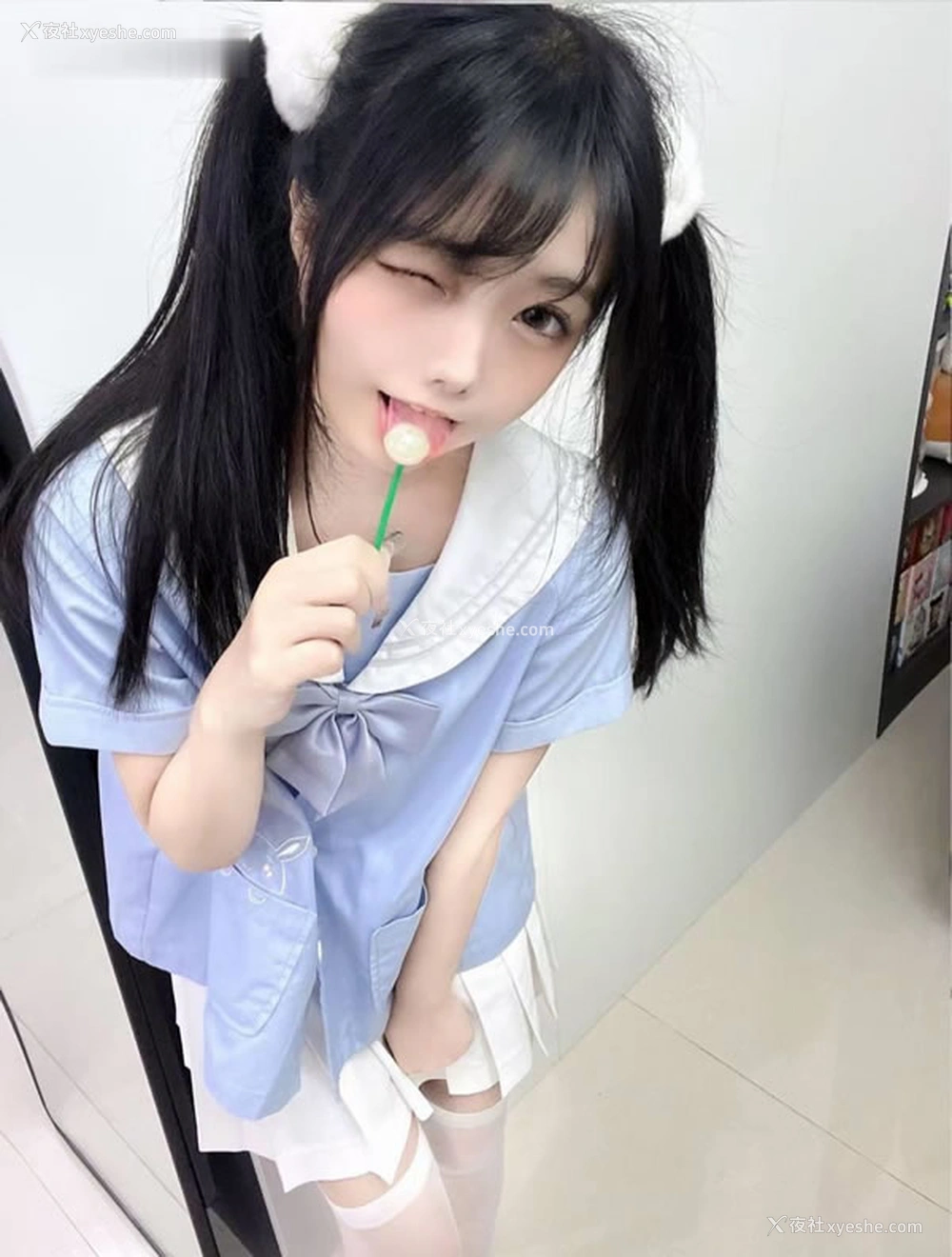 1P - 福利姬吃定你奶萝喵四私拍尺度图集1
