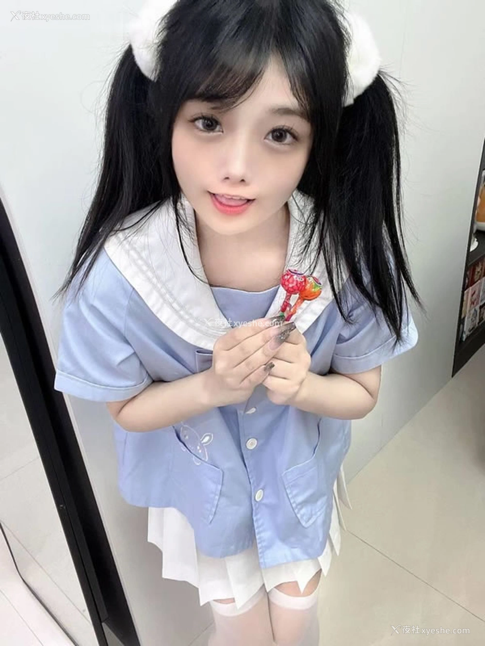 1P - 福利姬吃定你奶萝喵四私拍尺度图集1