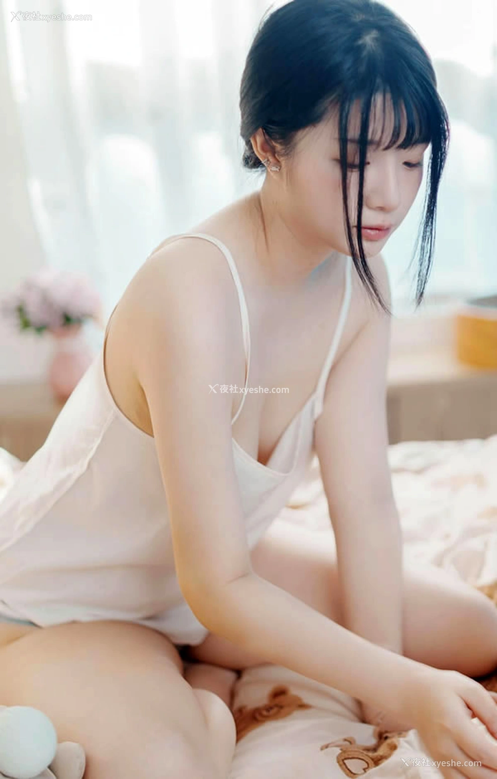 1P - 福利姬落落Raku – Your waifu居家小吊带