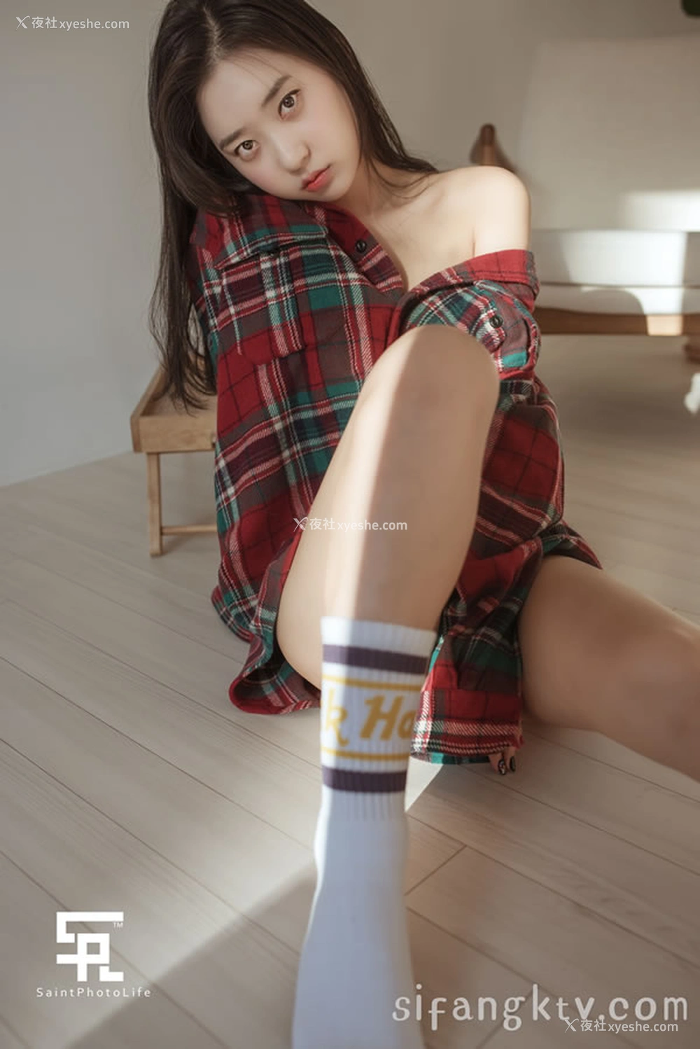 1P - 清新网红美女zenny居家私拍唯美图集