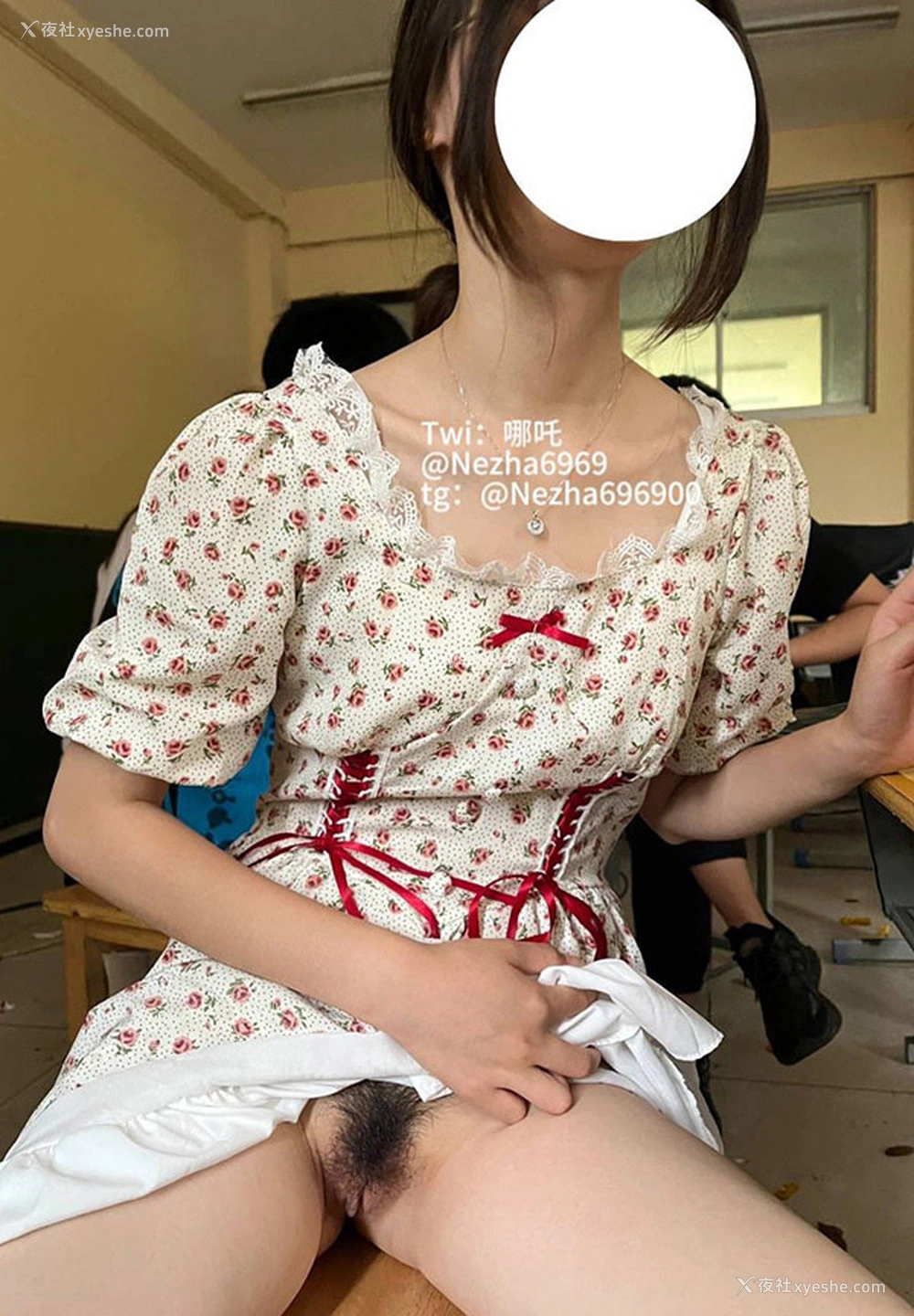 1P - 露出系福利姬@哪吒 尺度私拍视图合集