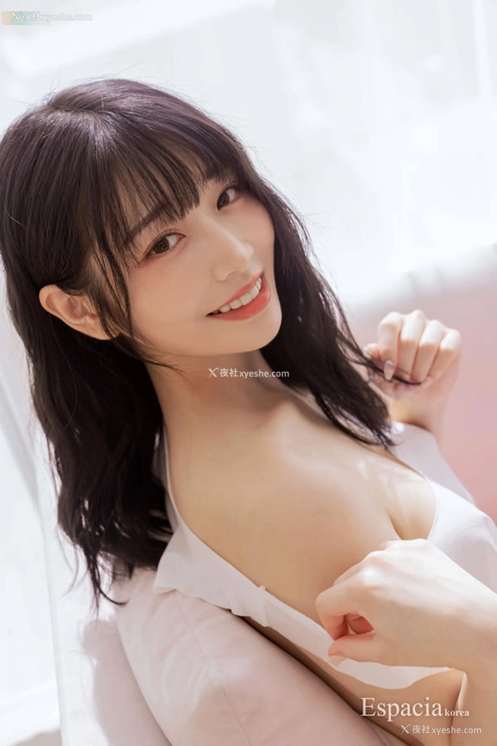 1P - 漂亮小姐姐Saika小背心无圣光人体图集