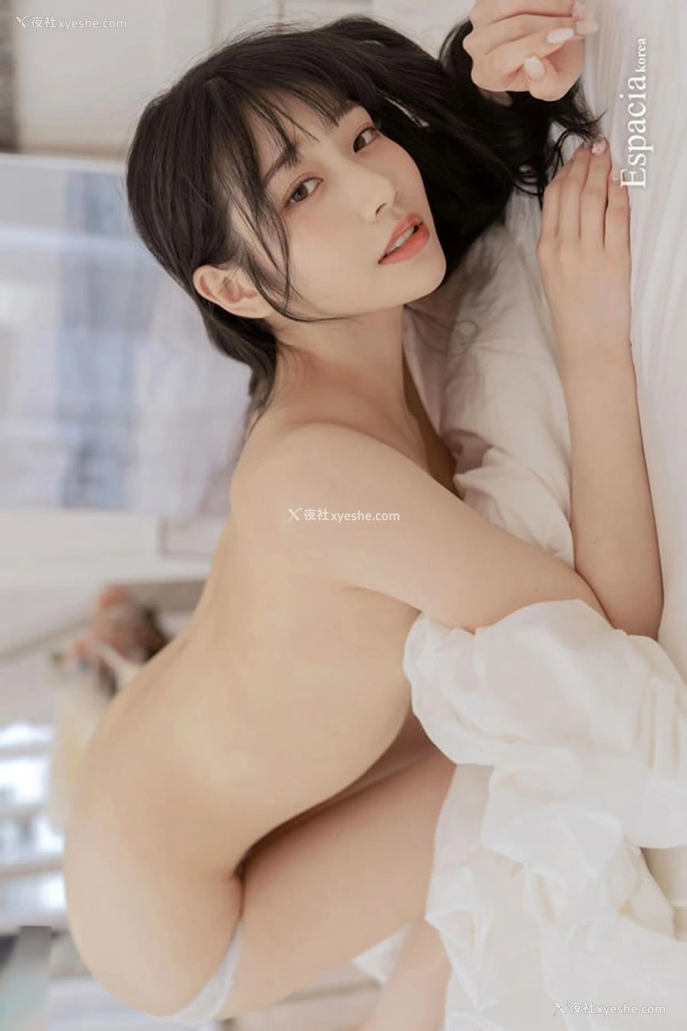 1P - 漂亮小姐姐Saika小背心无圣光人体图集