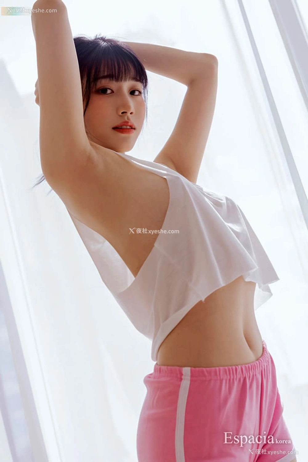 1P - 漂亮小姐姐Saika小背心无圣光人体图集