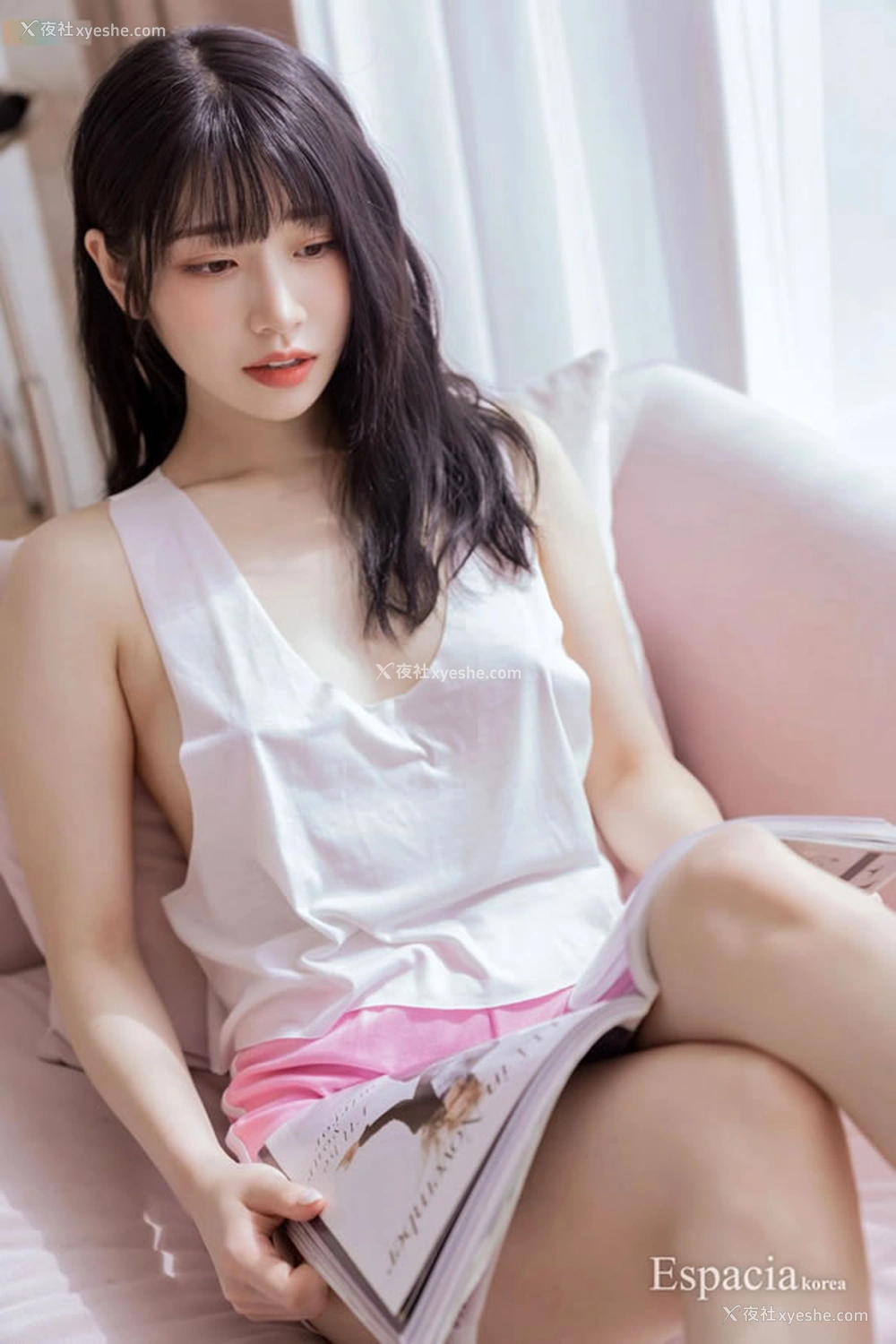 1P - 漂亮小姐姐Saika小背心无圣光人体图集