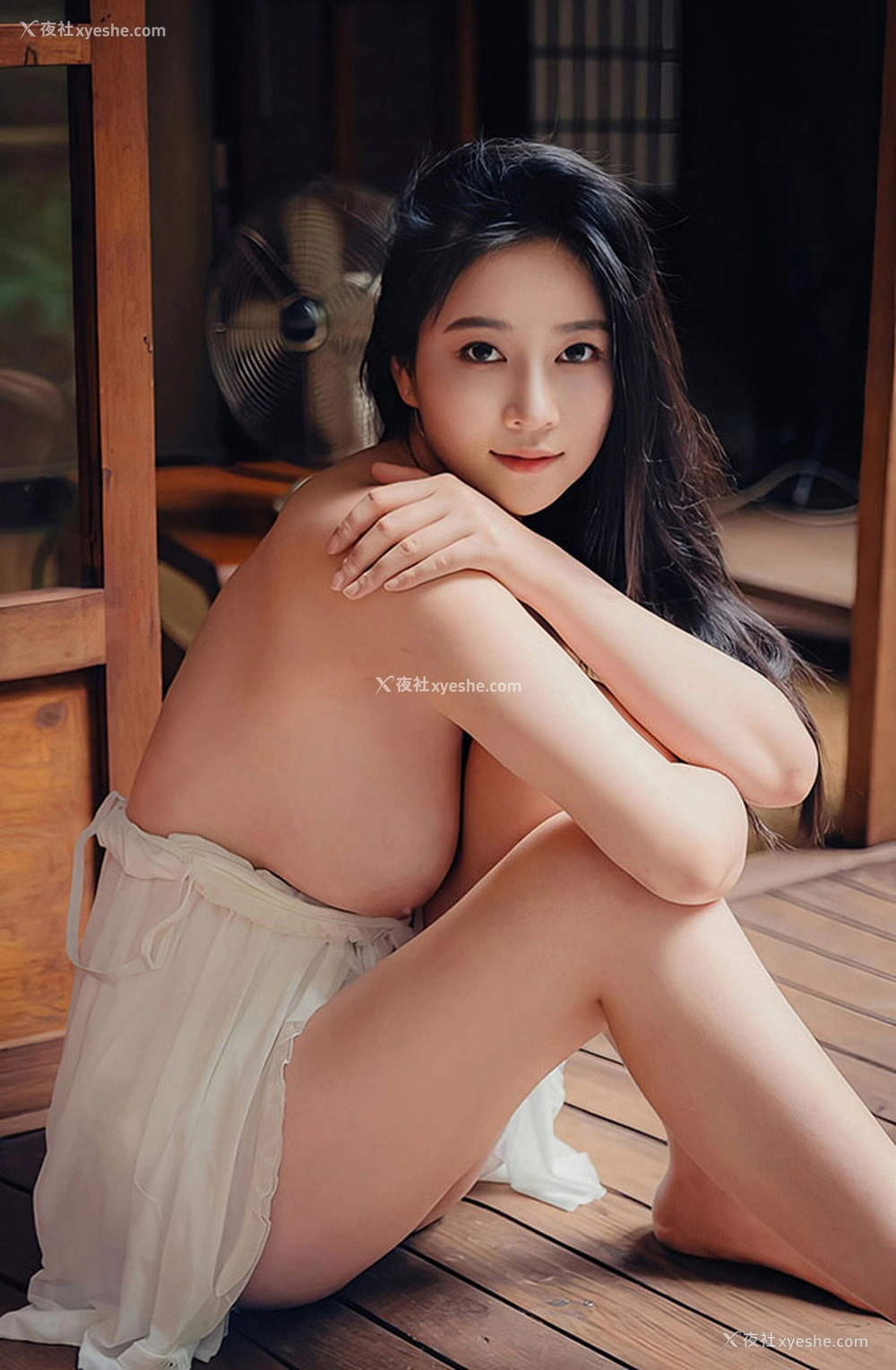 1P - 极品女神年年 林间小屋无圣光美图