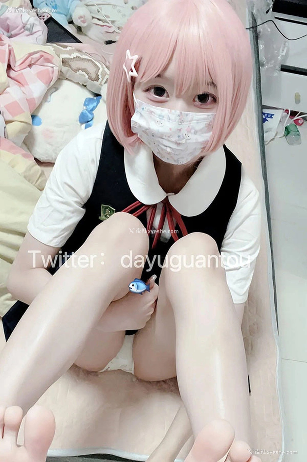 1P - 推特美女可爱小鱼罐头居家尺度私拍合集3