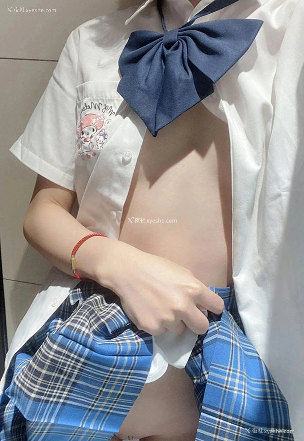 1P - 推特美女可爱小鱼罐头居家尺度私拍合集3