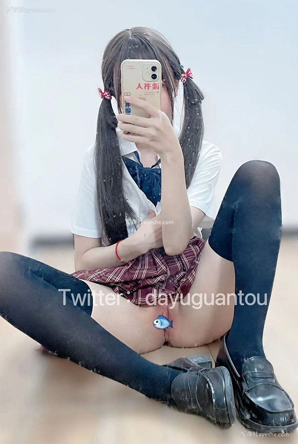 1P - 推特美女可爱小鱼罐头居家尺度私拍合集3