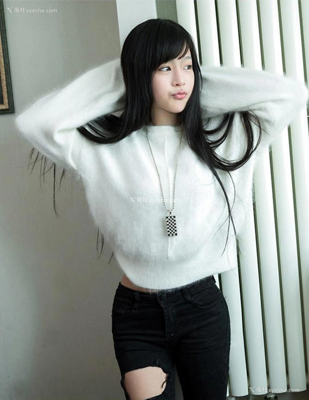 1P - 甜美小白纯推女郎林清儿无圣光写真前挺后撅爆乳袭人