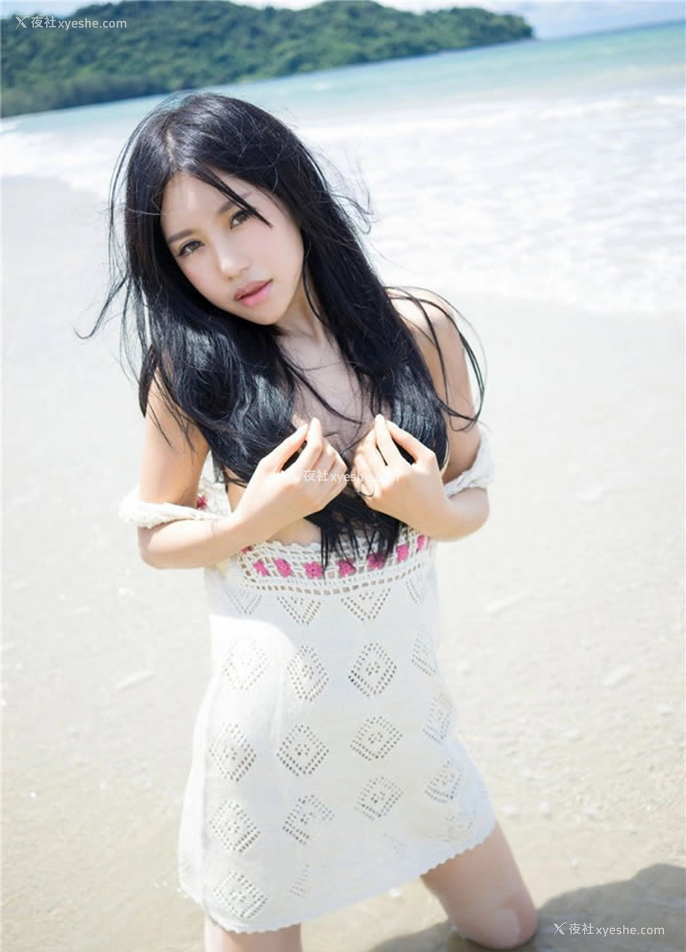 1P - 推女郎绮里嘉无圣光沙滩写真套图极品美乳黑木耳诱惑