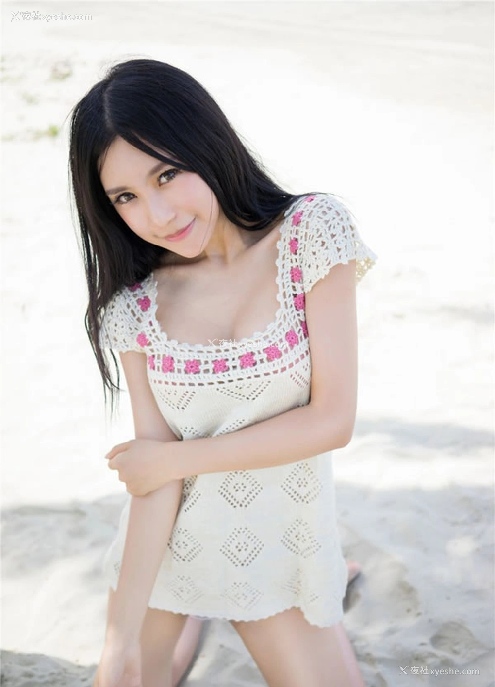 1P - 推女郎绮里嘉无圣光沙滩写真套图极品美乳黑木耳诱惑