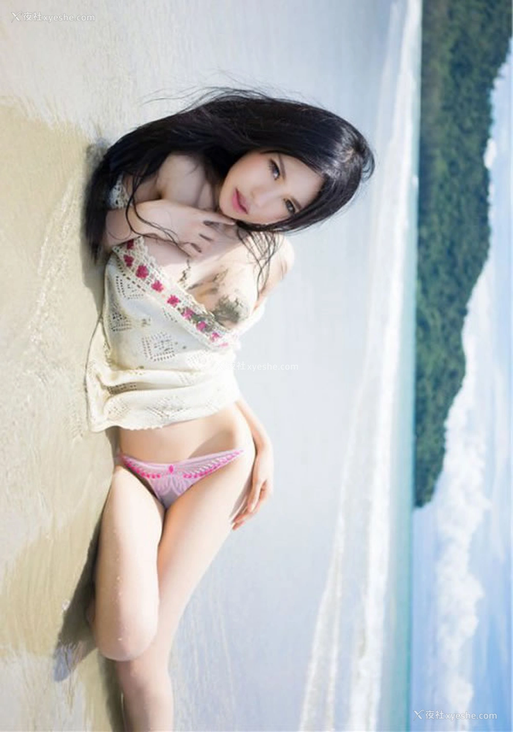1P - 推女郎绮里嘉无圣光沙滩写真套图极品美乳黑木耳诱惑