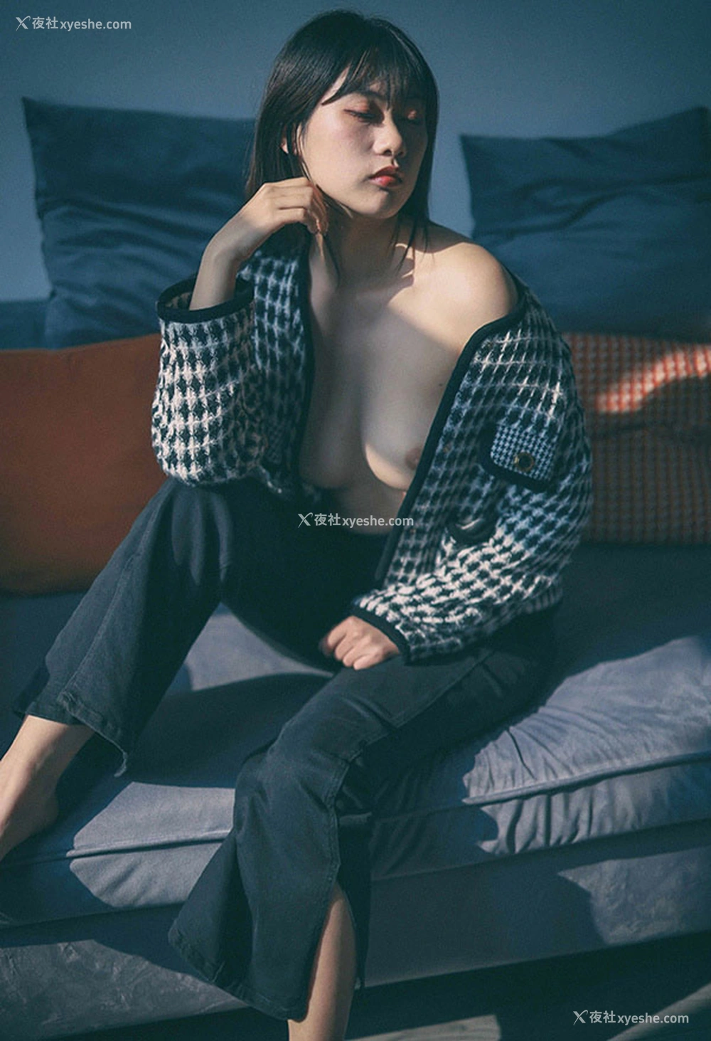 1P - 秀人网女神林乐一与她的闺蜜私拍尺度合集2