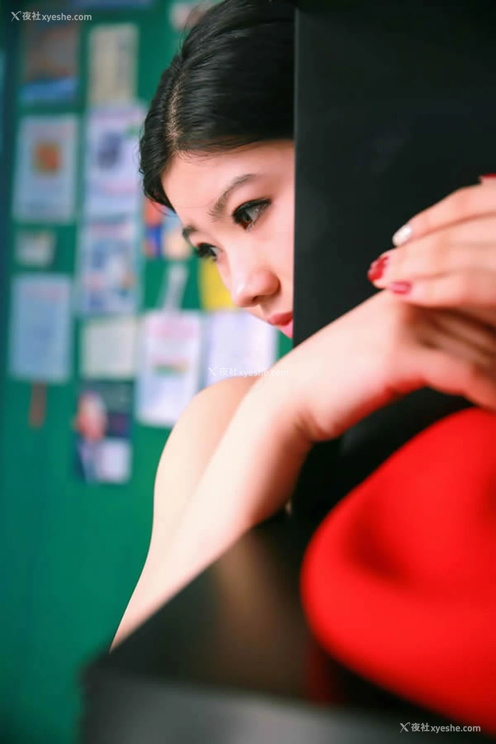 1P - 极品美模阿苗私拍无圣光黑丝人体套图写真