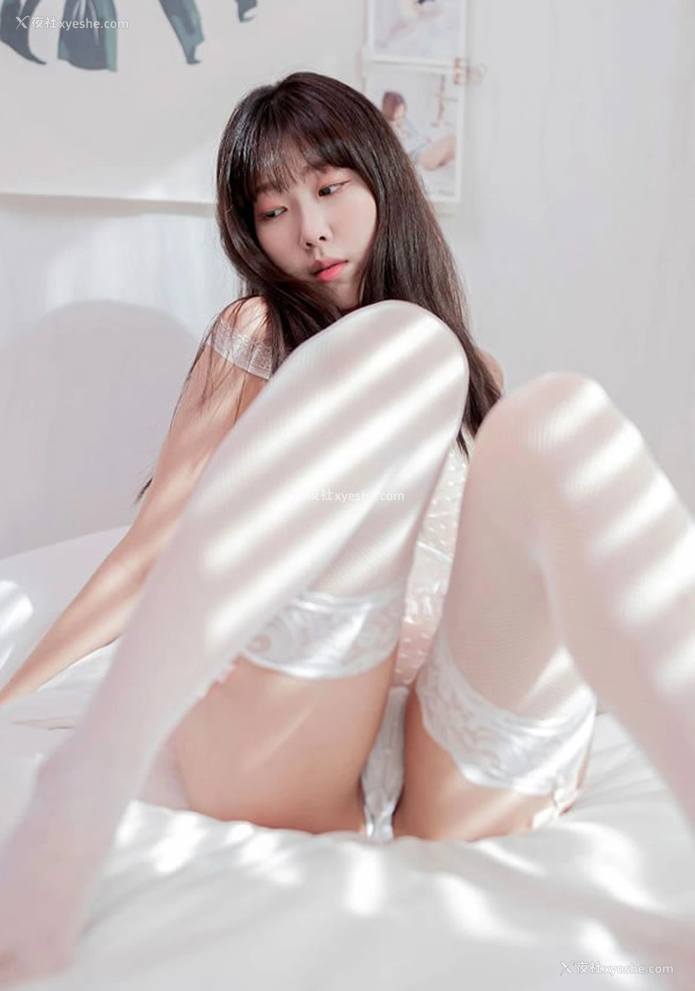 1P - 温柔小美女Shaany居家无圣光唯美图集
