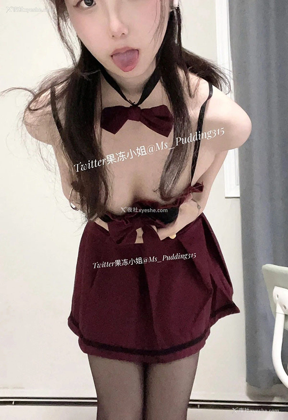1P - 推特美女果冻小姐的居家自拍人体秀2