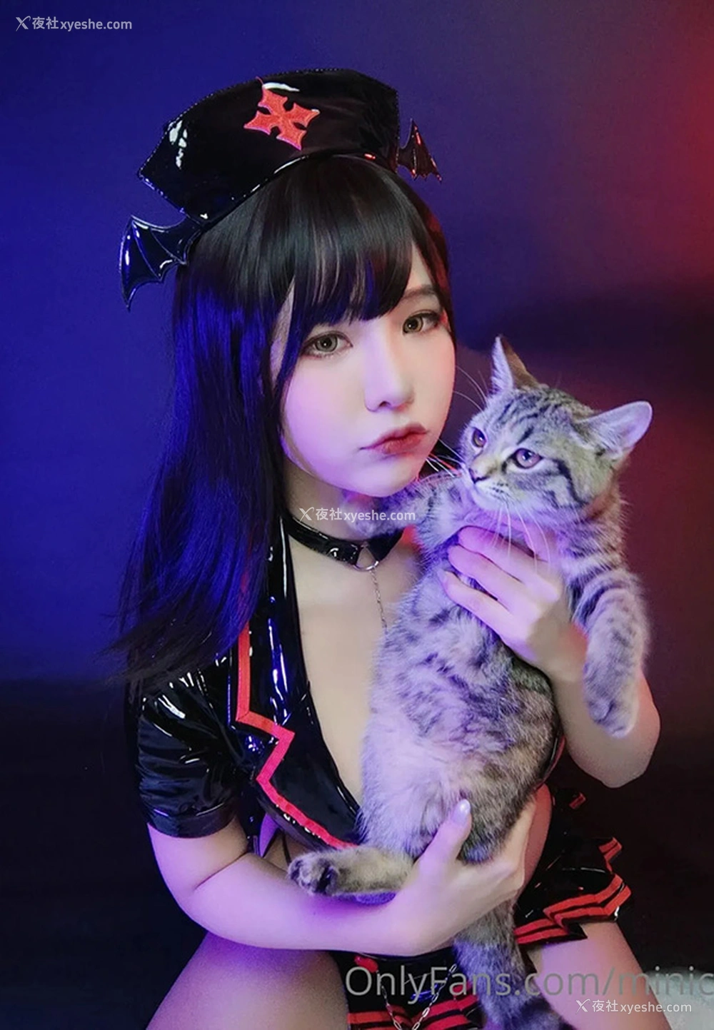 1P - 福利姬Minichu之暗黑护士私拍爆乳福利图