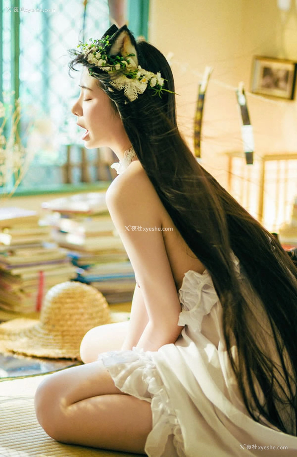 1P - 福利姬落落Raku – 闪亮少女 美丽狐女郎