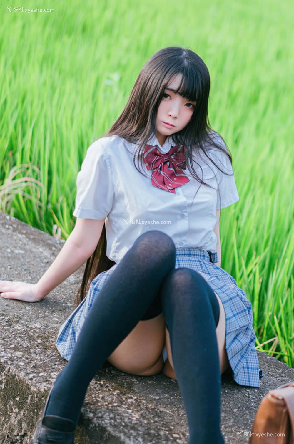 1P - 福利姬落落Raku – 闪亮少女 美丽狐女郎