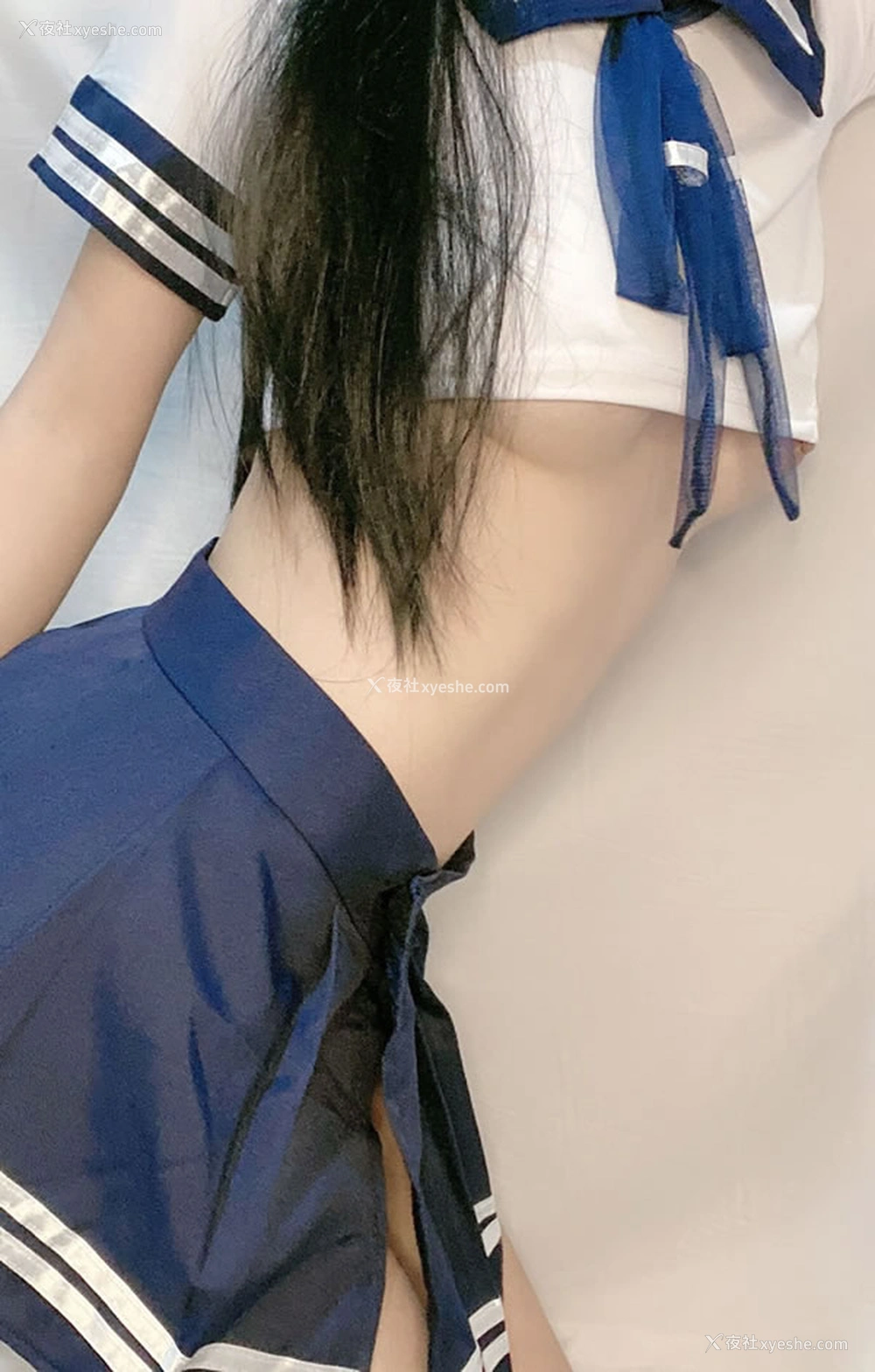 1P - 不知名福利姬-水手服嫩妹尺度私拍