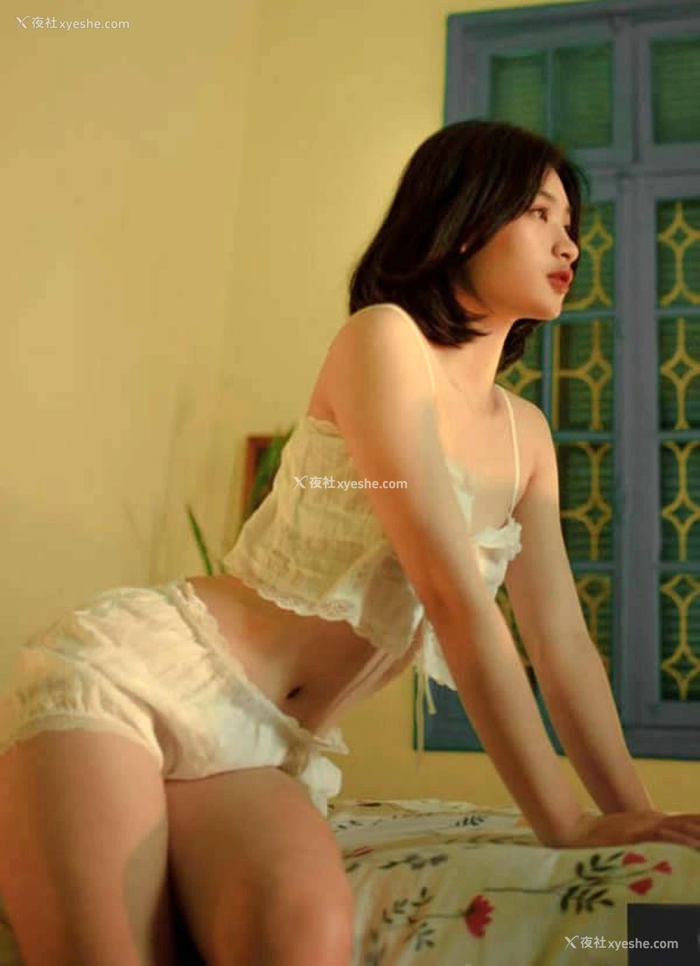 1P - 神似周冬雨的可爱女生无圣光人体合集