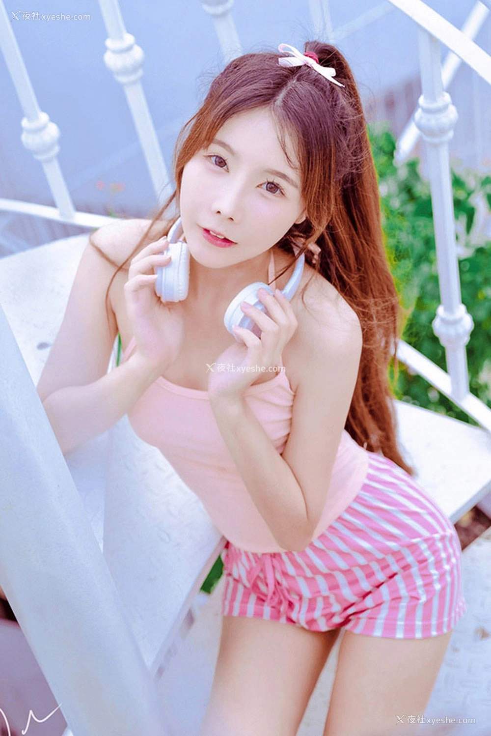 1P - 摄影师刘震撼2024唯美小美女无圣光合集