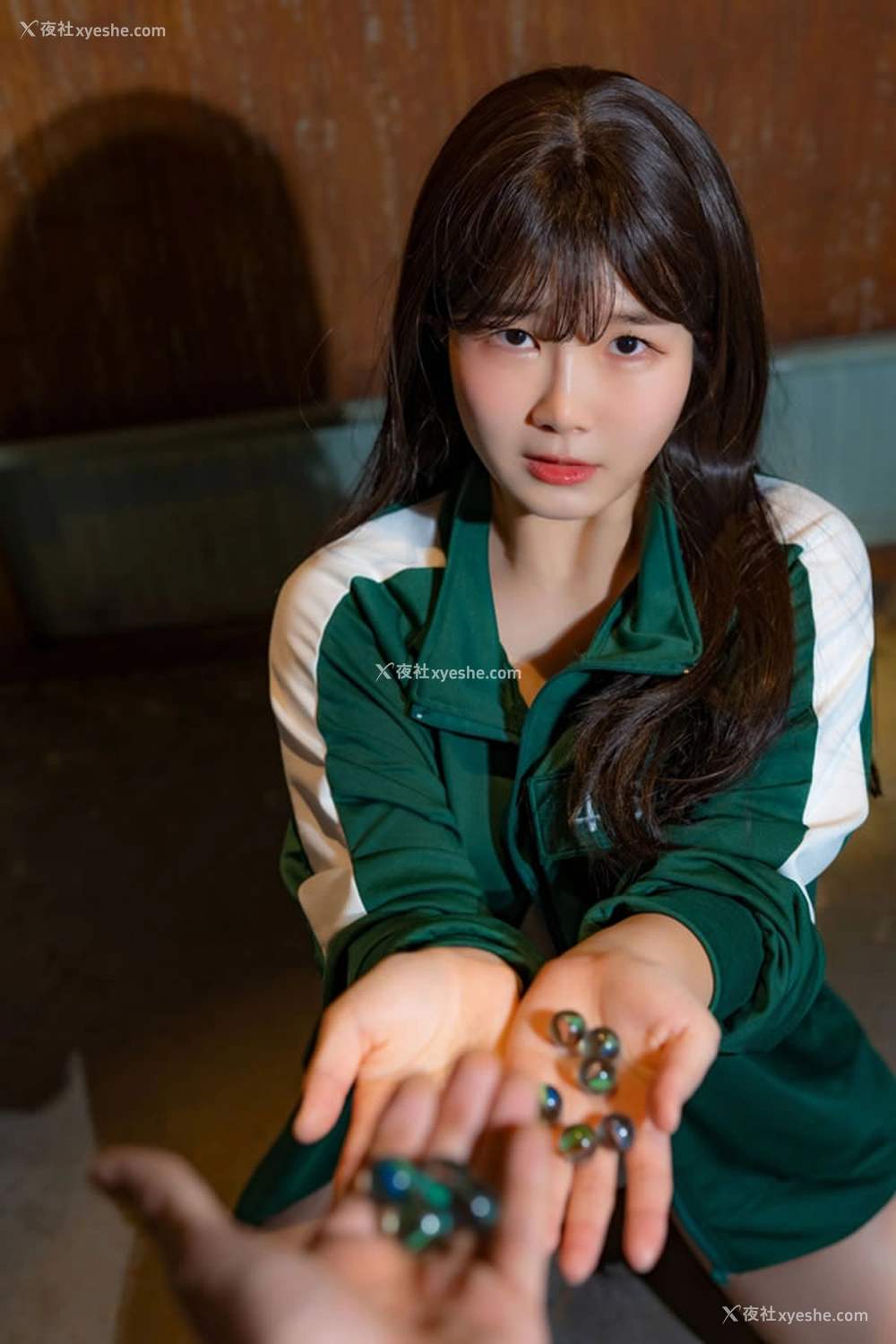 1P - 丰腴运动服女生薯片的快乐无圣光图集