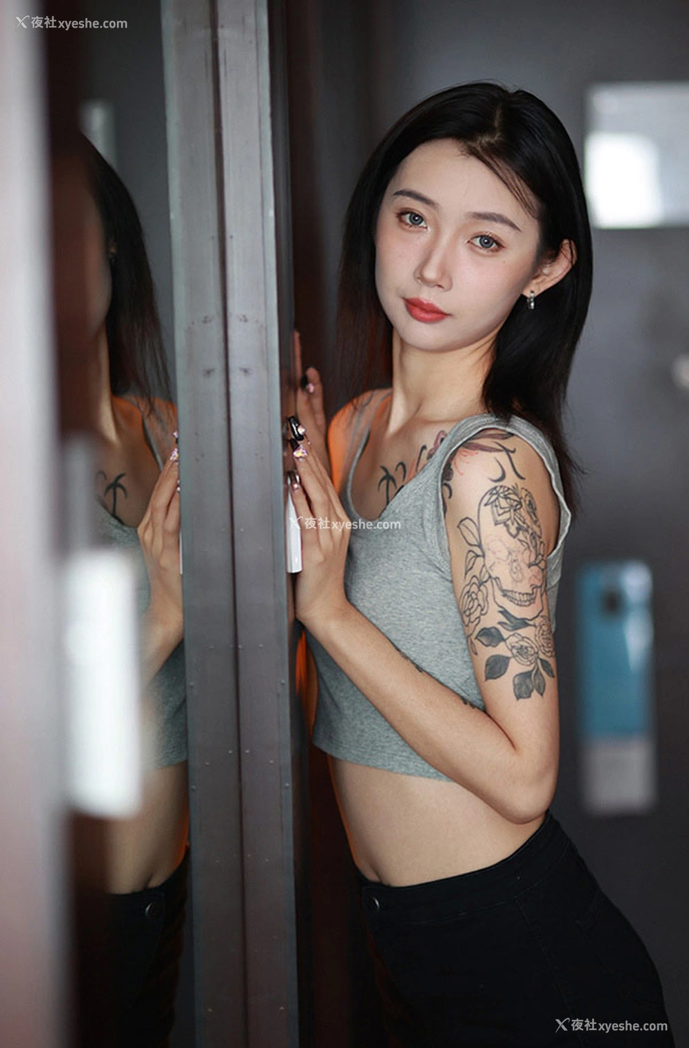1P - 希威社小美女念念尺度私拍让人念念不忘