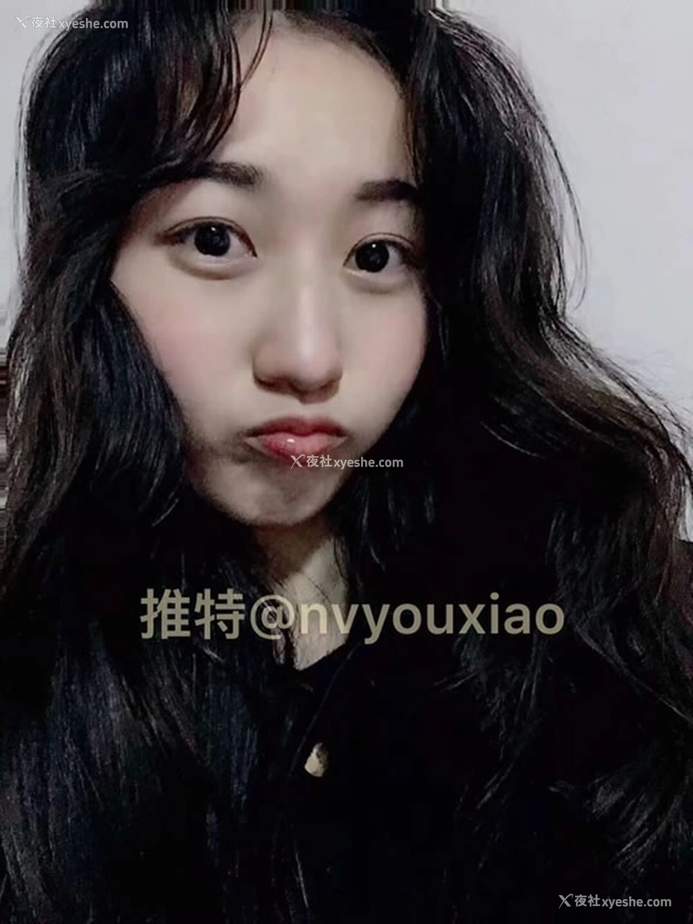 1P - 推特妹子极品女友潇潇无圣光图集