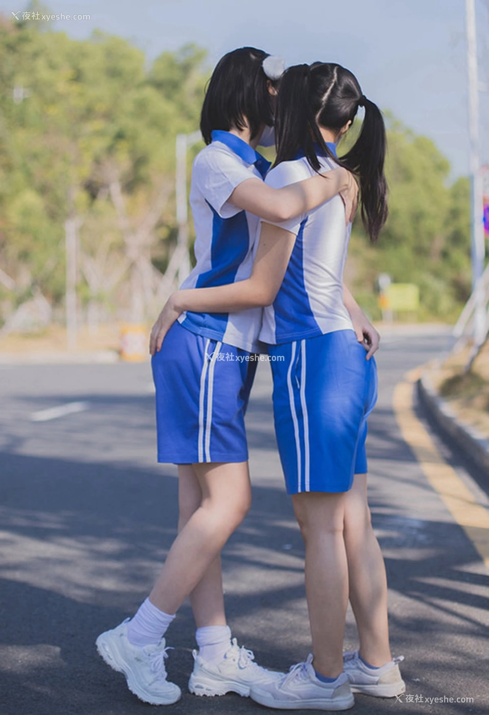 1P - 福利姬软软酱&悠宝三岁-大学露出无圣光写真