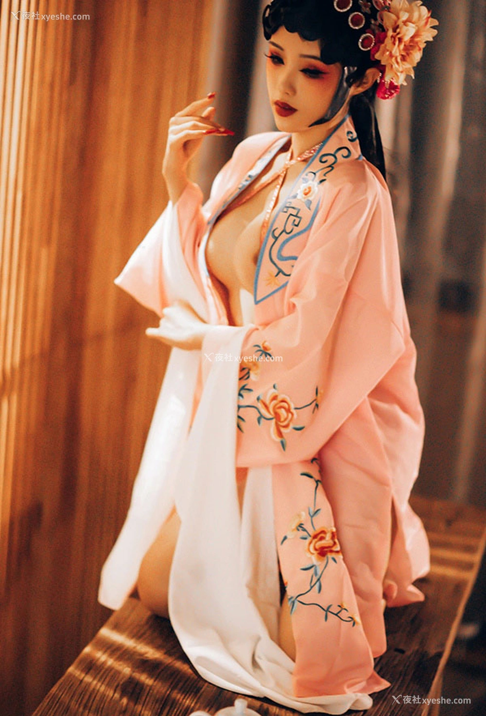 1P - 福利姬钛合金TiTi 潘金莲戏曲版