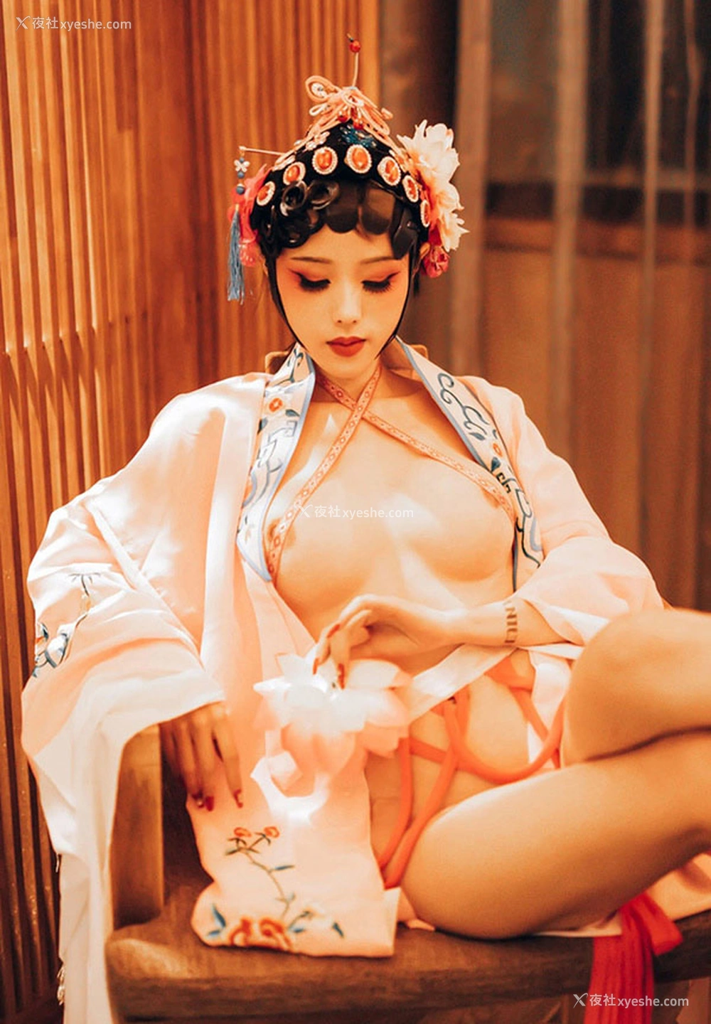 1P - 福利姬钛合金TiTi 潘金莲戏曲版