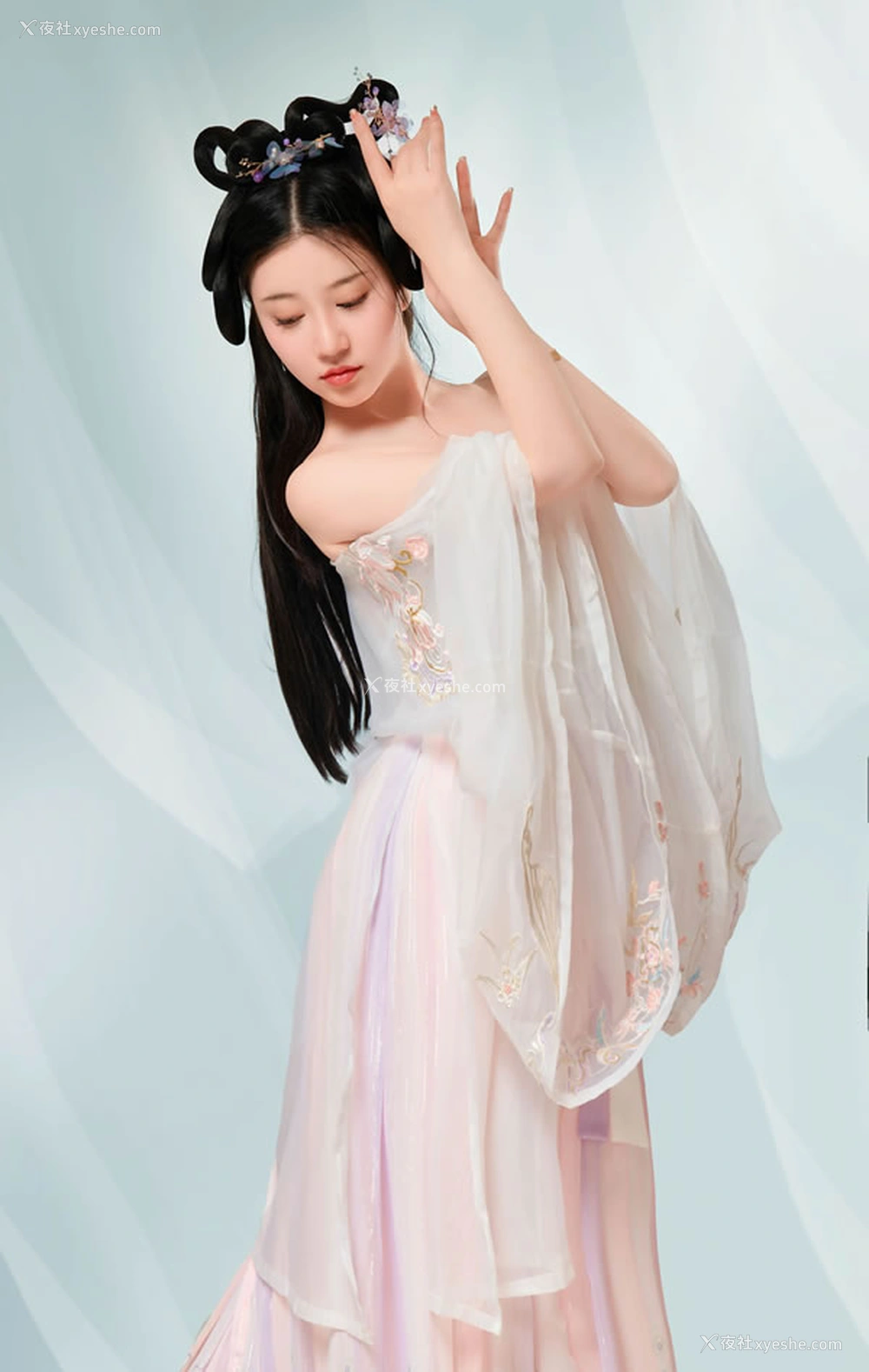 1P - 极品女神年年 – 春日无边光景在眉际